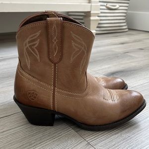 Ariat Darlin Western Boot 👢 size 6.5